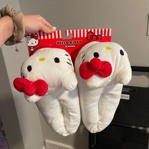 Hello Kitty Slippers Size Medium-Large